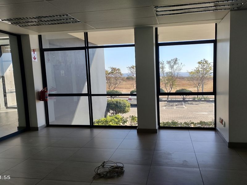 2244m2  Warehouse  - TO LEASE - Photo 8