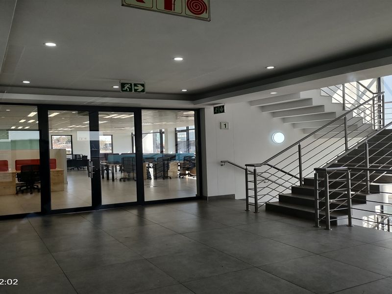 2244m2  Warehouse  - TO LEASE - Photo 5