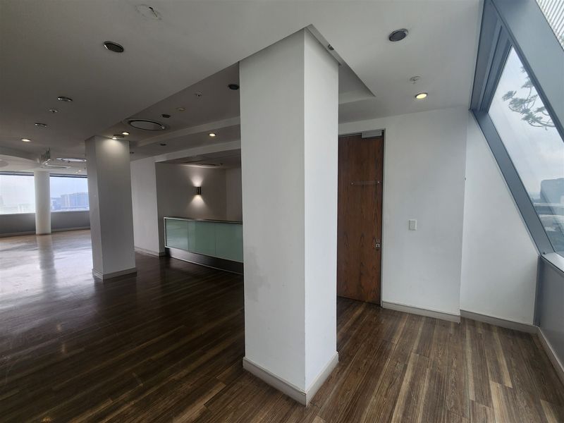 520,29sqm Offices to let in Sandton - Photo 4