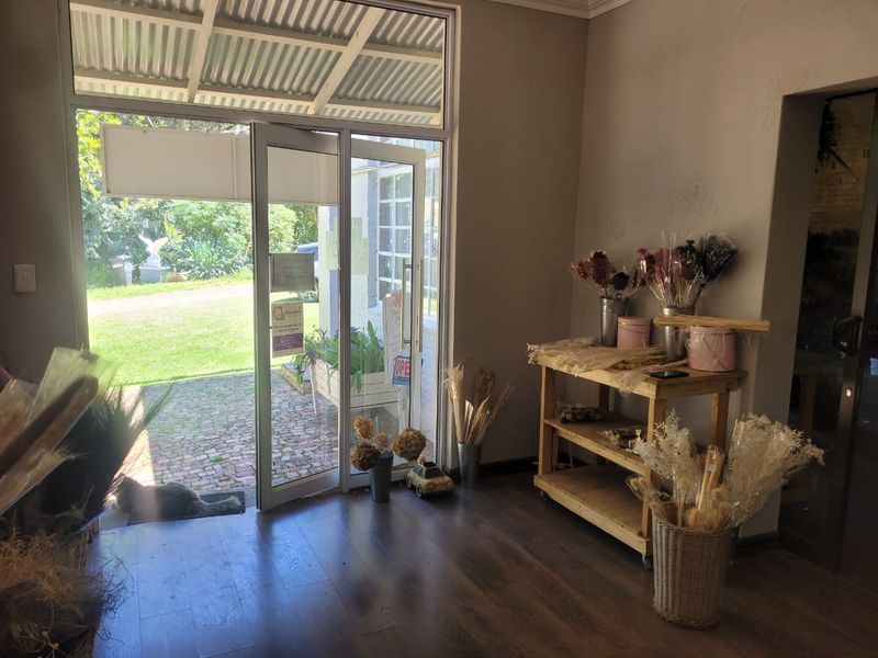 167m2 Retail / Warehouse to Let in Doornkloof East, Irene area - Photo 1