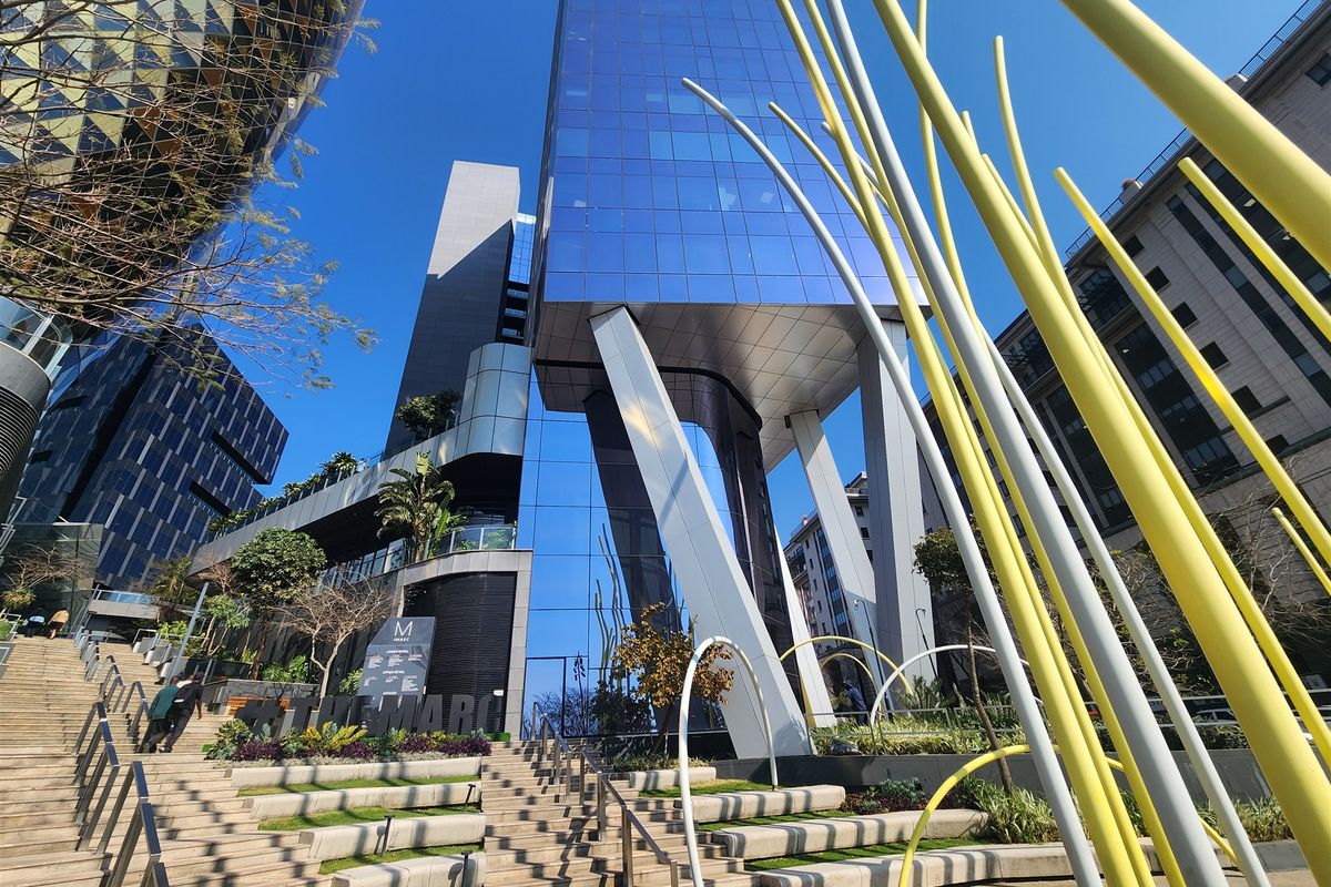 379.3sqm Offices to let in Sandton - Photo 2