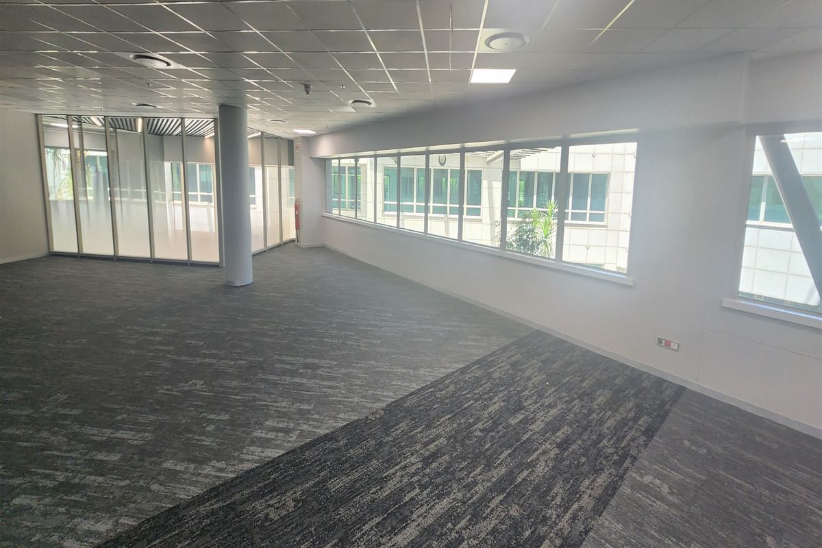 364.56sqm Offices to let in Sandton - Photo 5