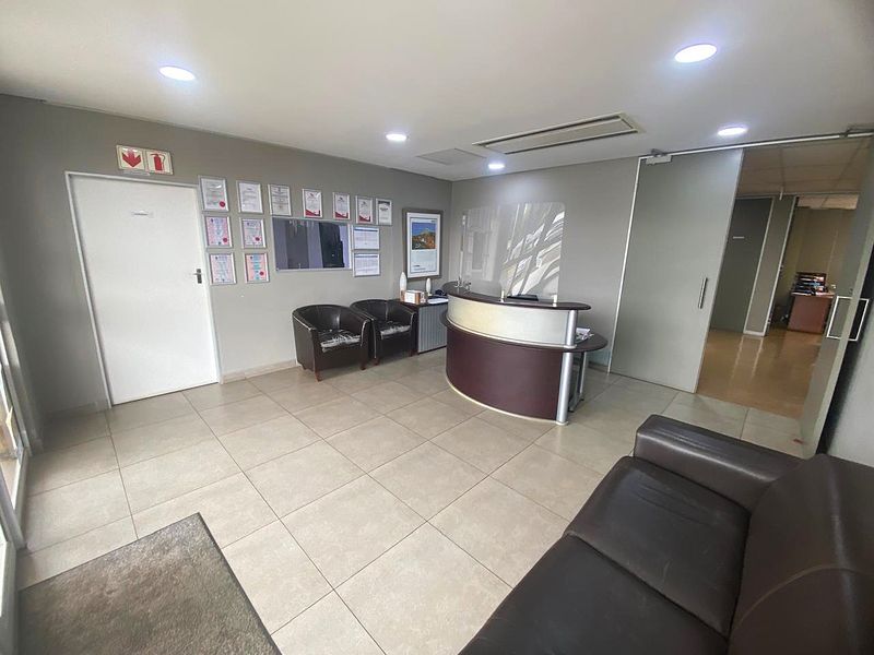 Flexible 2,893m2 Industrial Facility To Let | Randjespark, Midrand - Photo 5