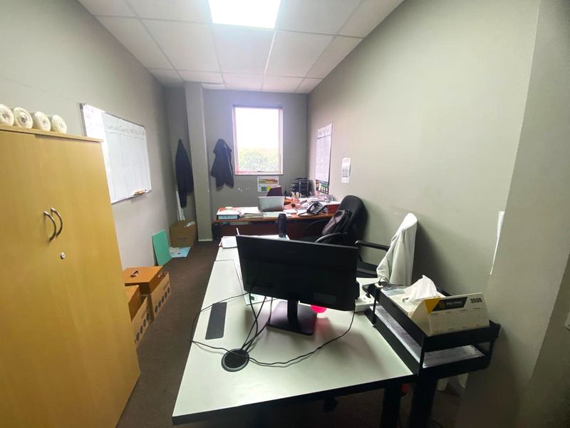 Flexible 2,893m2 Industrial Facility To Let | Randjespark, Midrand - Photo 9