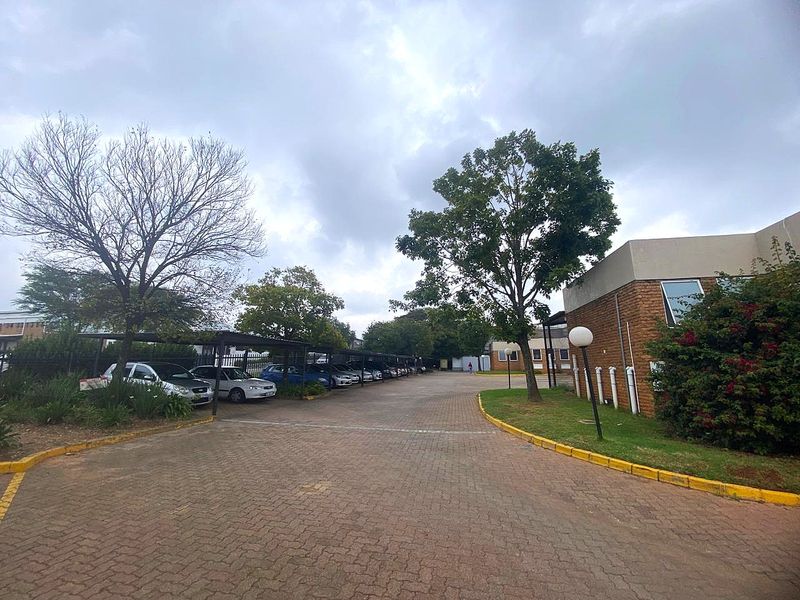 Flexible 2,893m2 Industrial Facility To Let | Randjespark, Midrand - Photo 4