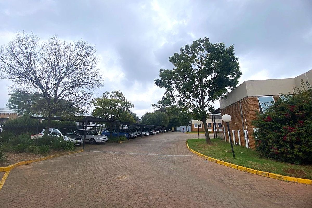 Flexible 2,893m2 Industrial Facility To Let | Randjespark, Midrand - Photo 4