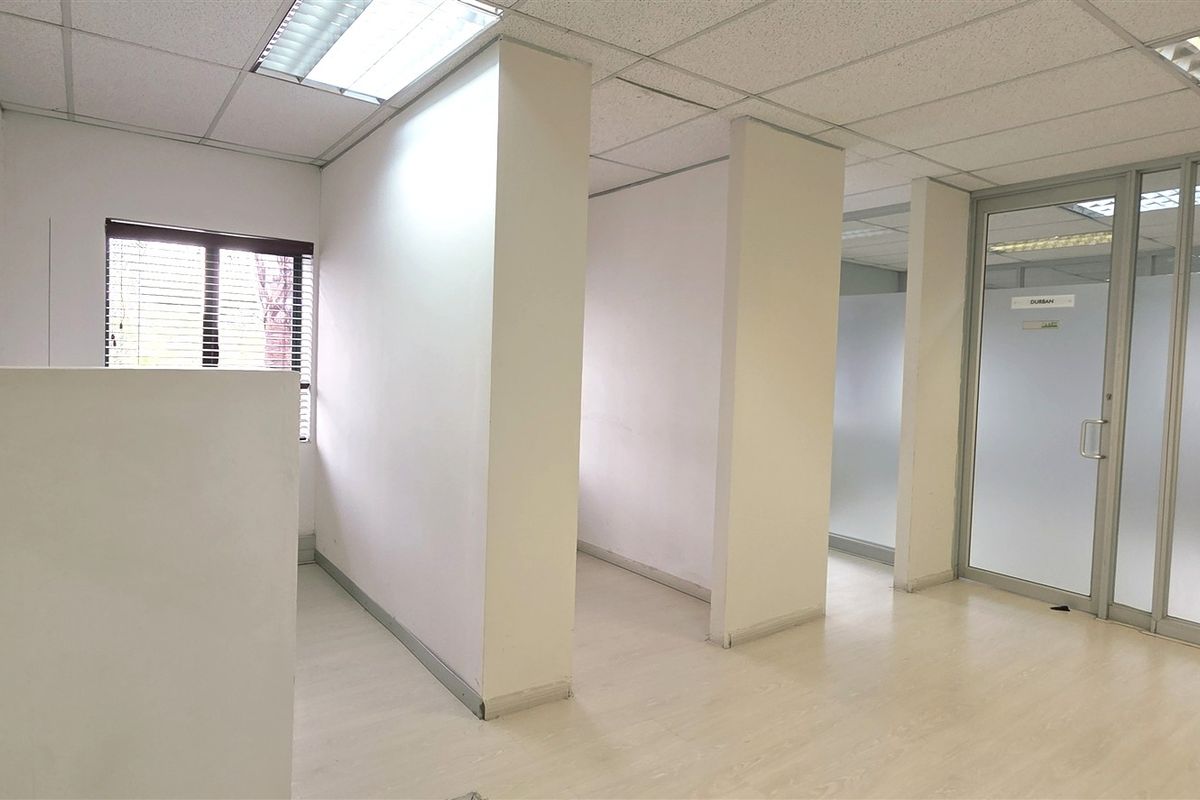 Office space to let in Bryanston Gate - Photo 2