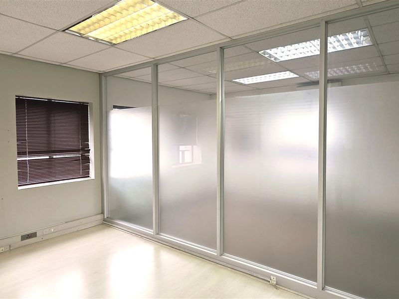 Office space to let in Bryanston Gate - Photo 6