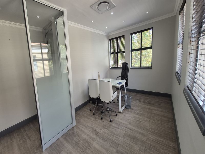 140m2 Offices to let in Dunkeld - Photo 3