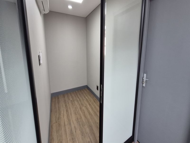 222m2 Offices to let in Dunkeld - Photo 10