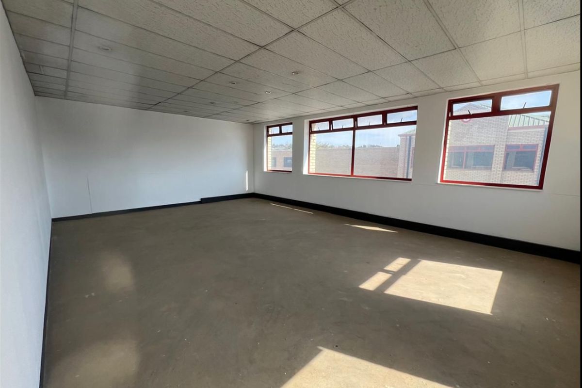 1154m2  Warehouse  - TO LEASE - Photo 5