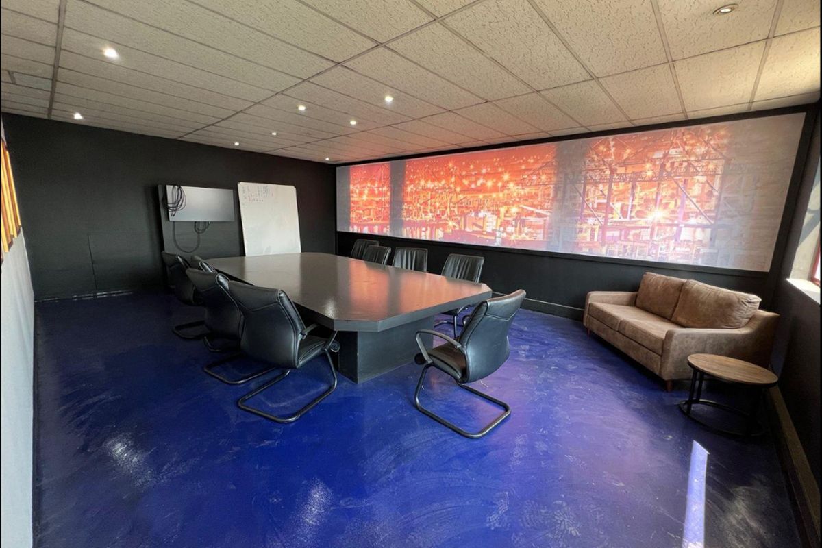 1154m2  Warehouse  - TO LEASE - Photo 4