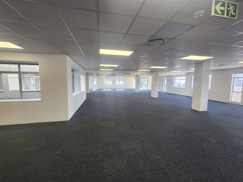 1210.9sqm Offices to let in Sandown, Sandton - Photo 3