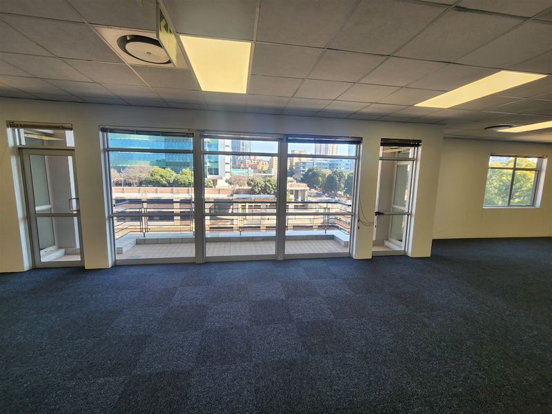 1210.9sqm Offices to let in Sandown, Sandton - Photo 4