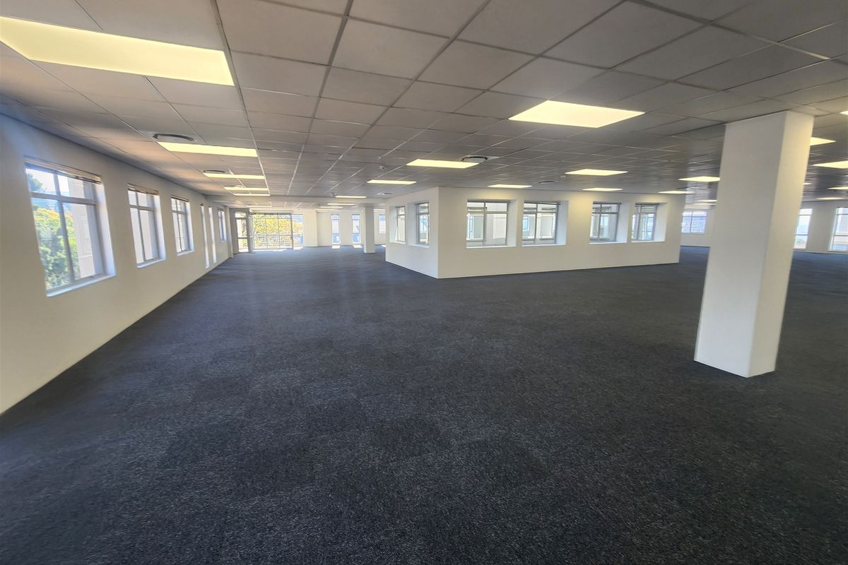 1210.9sqm Offices to let in Sandown, Sandton - Photo 2