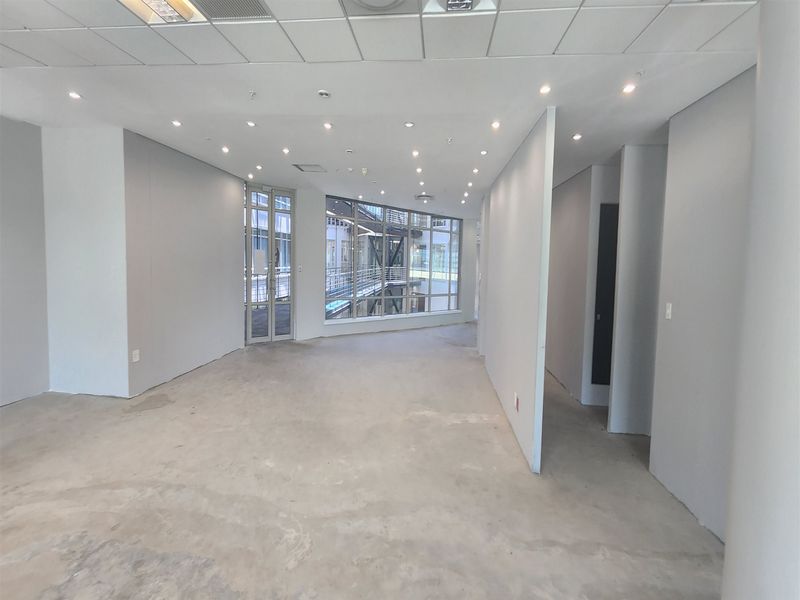 834,20 sqmOffices to let in Sandton - Photo 3