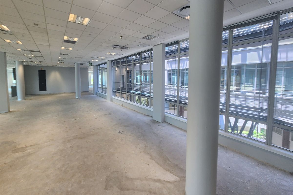 834,20 sqmOffices to let in Sandton - Photo 4