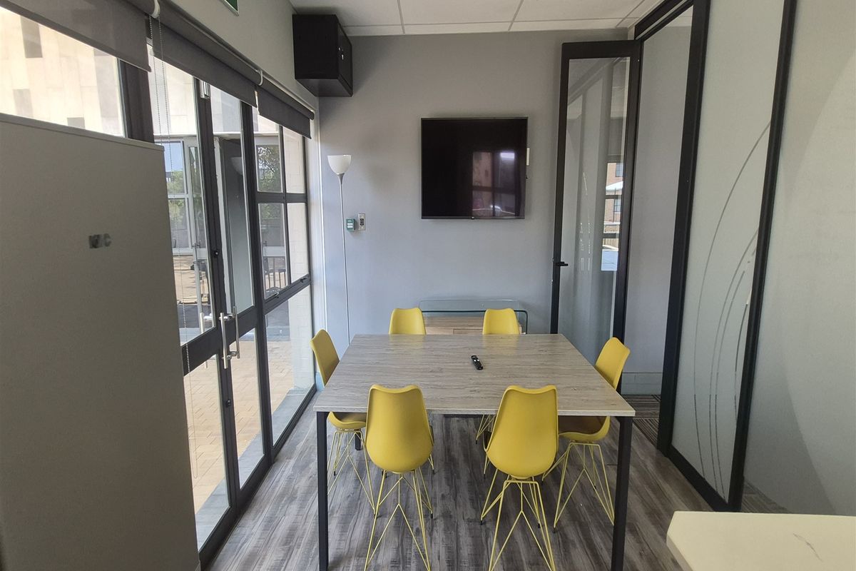 153.44sqm Offices to let in Illovo, Sandton - Photo 4