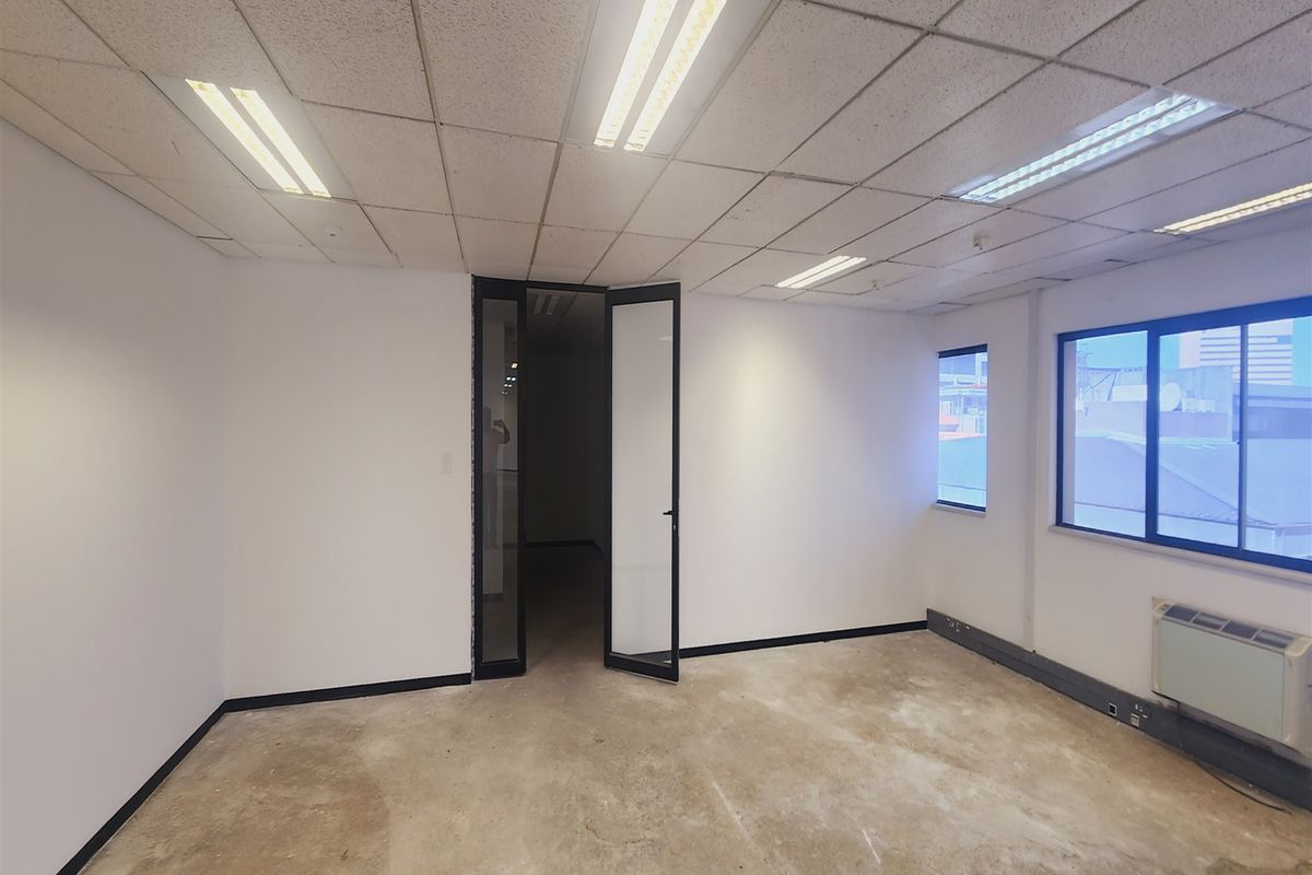 185.47sqm Offices to lo let Sandton - Photo 3