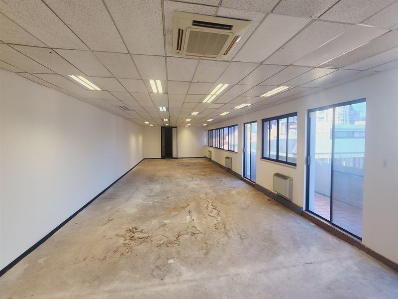 185.47sqm Offices to lo let Sandton - Photo 8