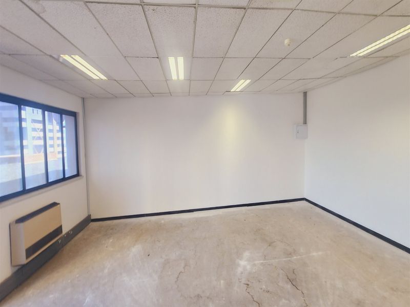 185.47sqm Offices to lo let Sandton - Photo 7