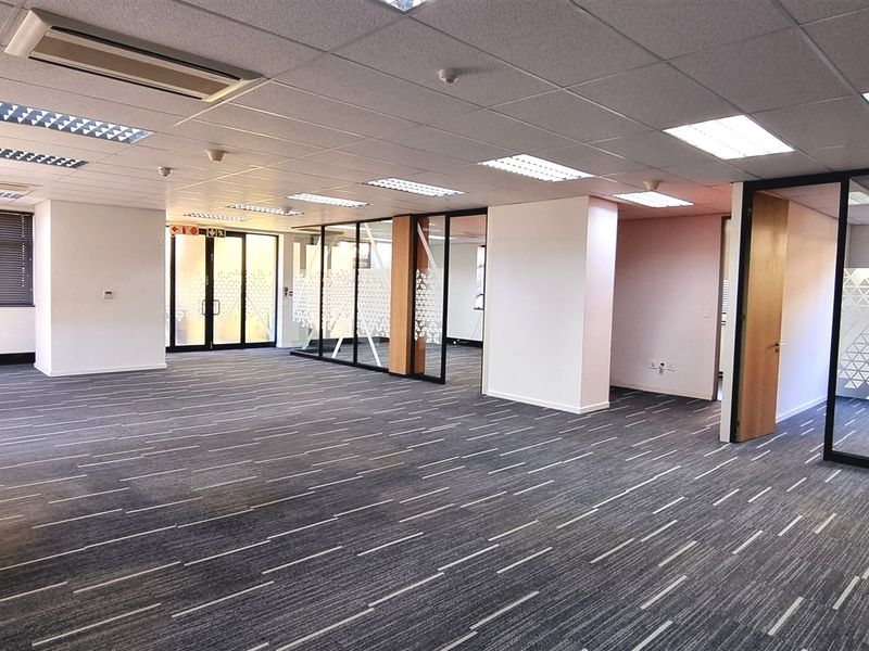 Office space to let in Silver Stream Office Park - Photo 10