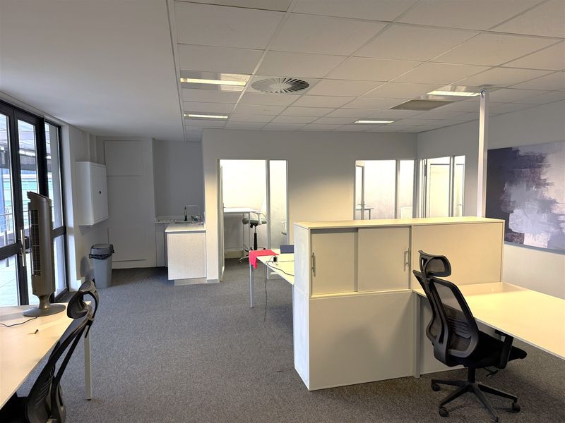 210m2 Office Space to Let in Mayfair on the Lake, Umhlanga - Photo 9