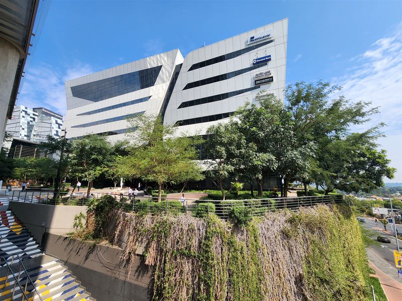 426sqm Offices space to let in Sandton - Photo 2