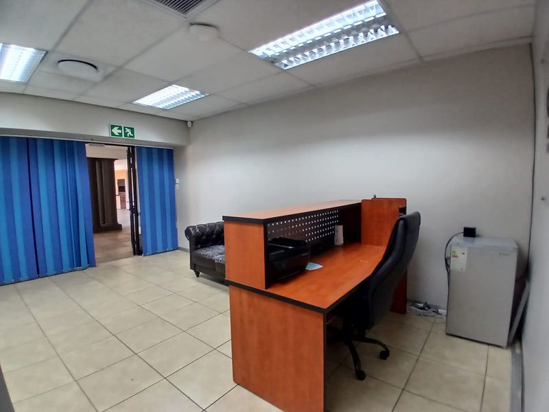 Office Space, Elevated - Photo 2