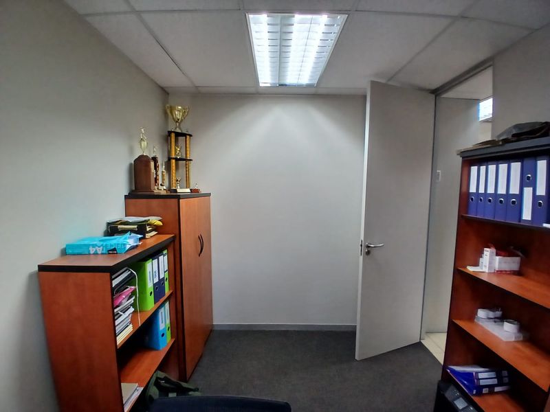 Office Space, Elevated - Photo 9