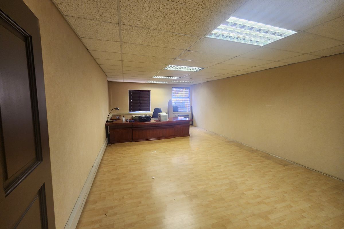931m2 Office to let in Sandown, Sandton - Photo 5