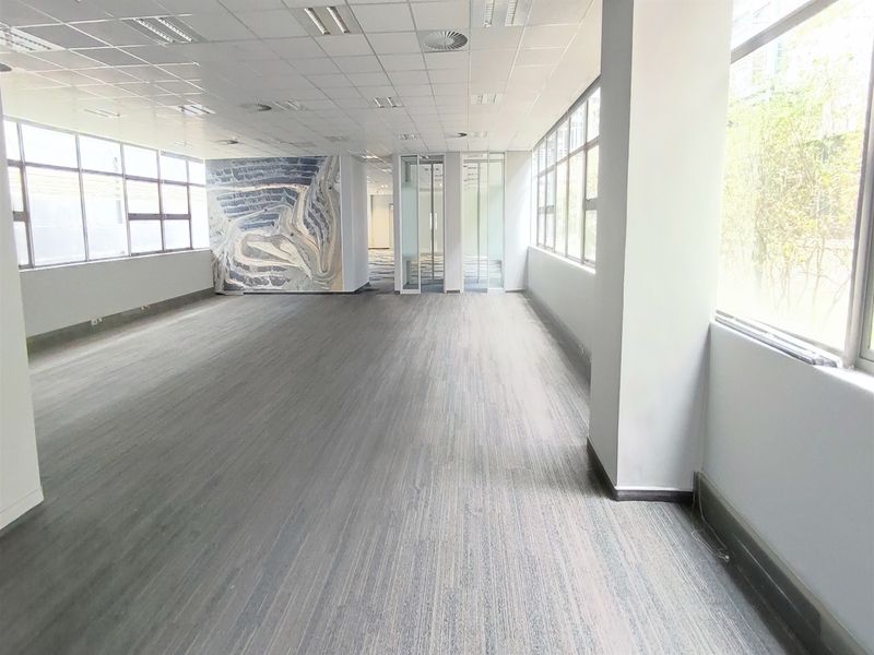 698m2 Offices to let in Rosebank - Photo 7