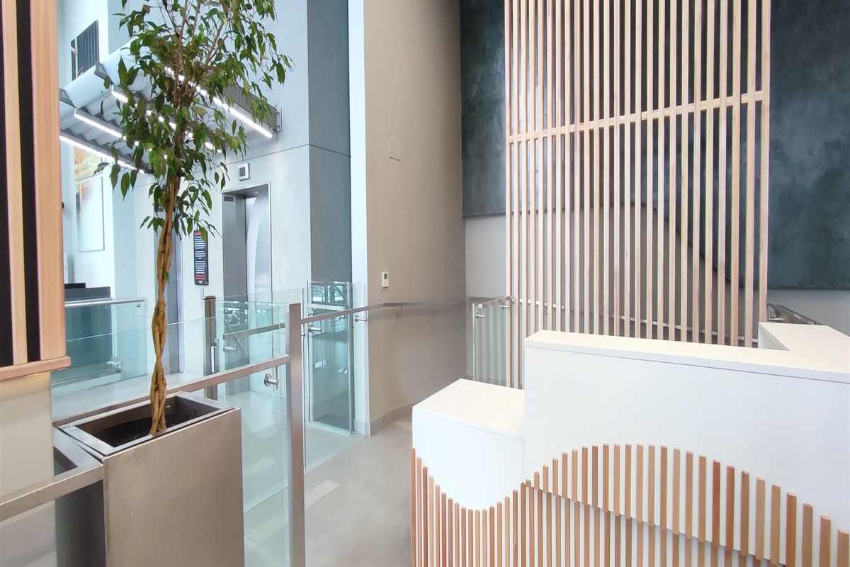 698m2 Offices to let in Rosebank - Photo 2