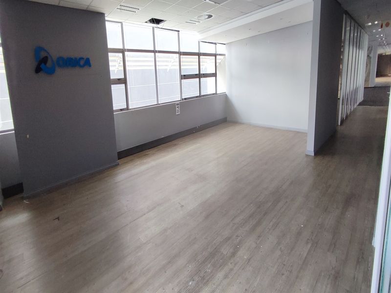 698m2 Offices to let in Rosebank - Photo 5