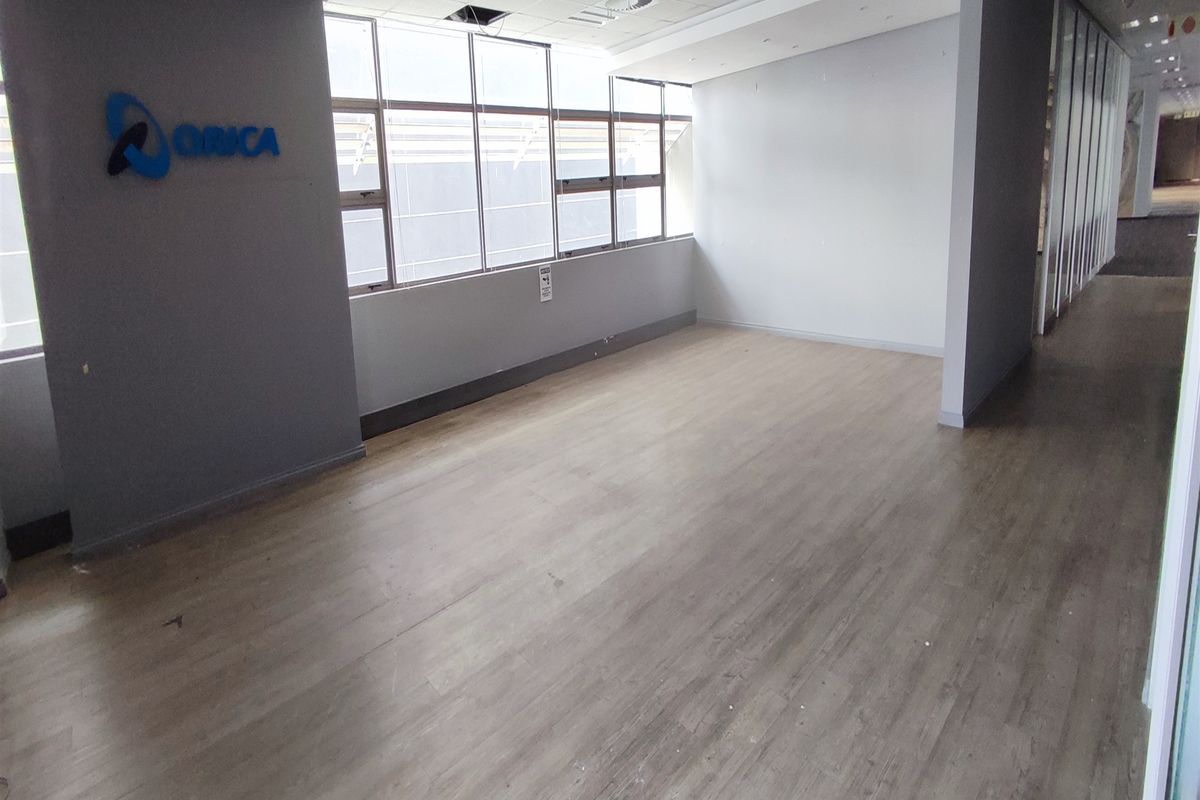 698m2 Offices to let in Rosebank - Photo 5