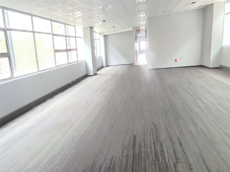 698m2 Offices to let in Rosebank - Photo 8