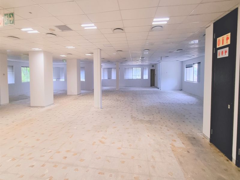 Office space to let in Country Club Estate - Photo 4