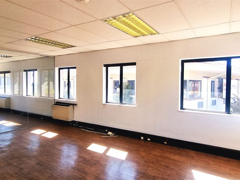 Office space to let in La Rocca Office Park - Photo 8