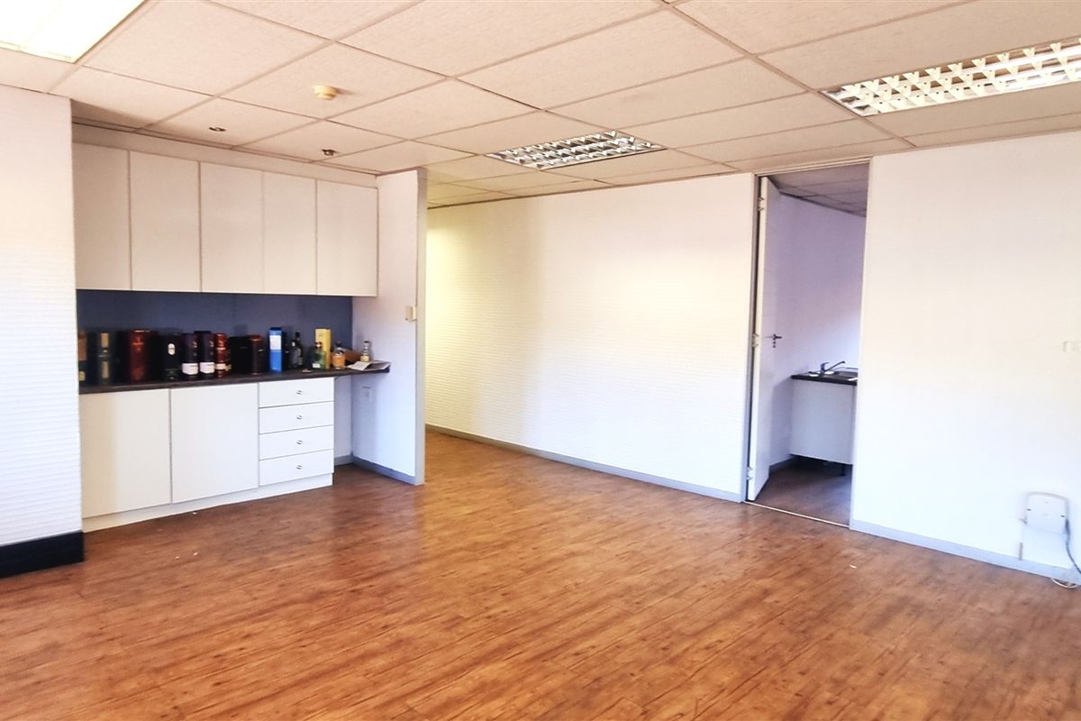 Office space to let in La Rocca Office Park - Photo 3