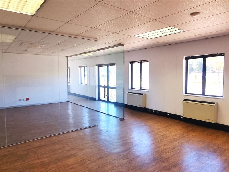 Office space to let in La Rocca Office Park - Photo 2