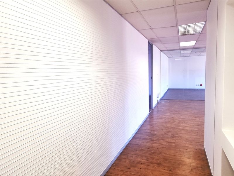Office space to let in La Rocca Office Park - Photo 4