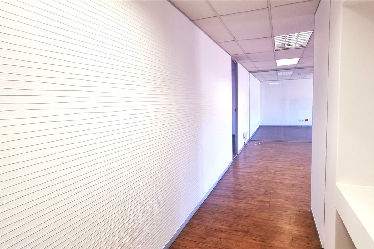 Office space to let in La Rocca Office Park - Photo 4