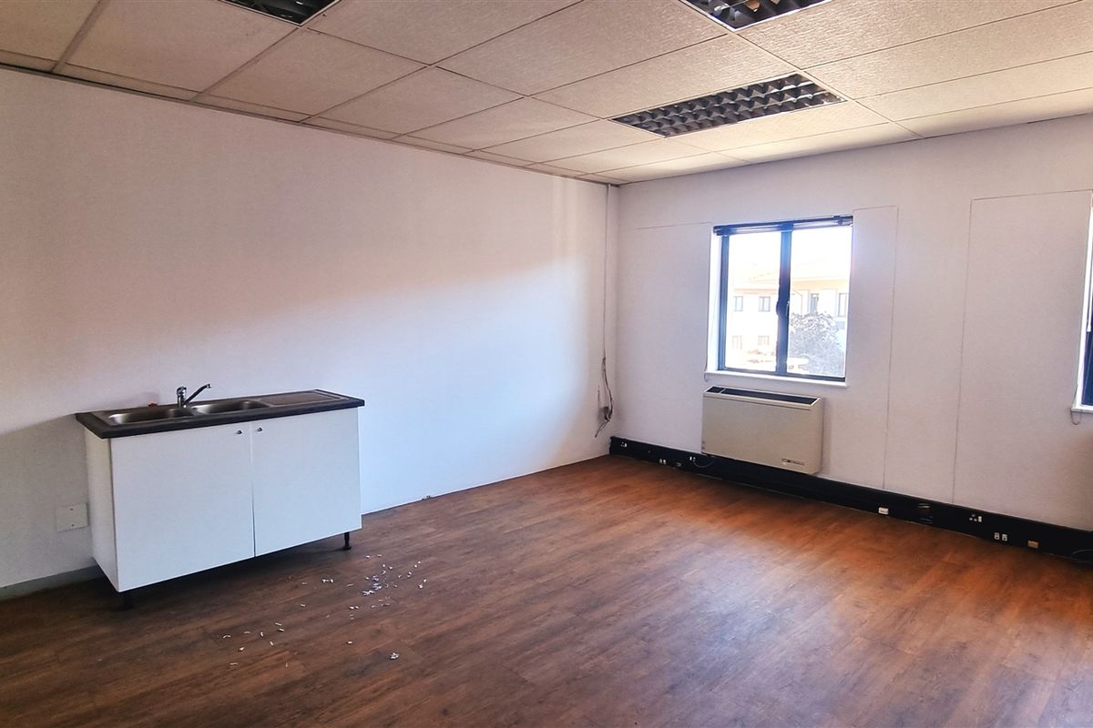 Office space to let in La Rocca Office Park - Photo 5