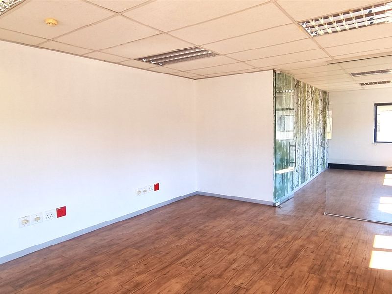 Office space to let in La Rocca Office Park - Photo 9
