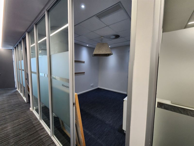 607sqm Office space to let in Sandton - Photo 7