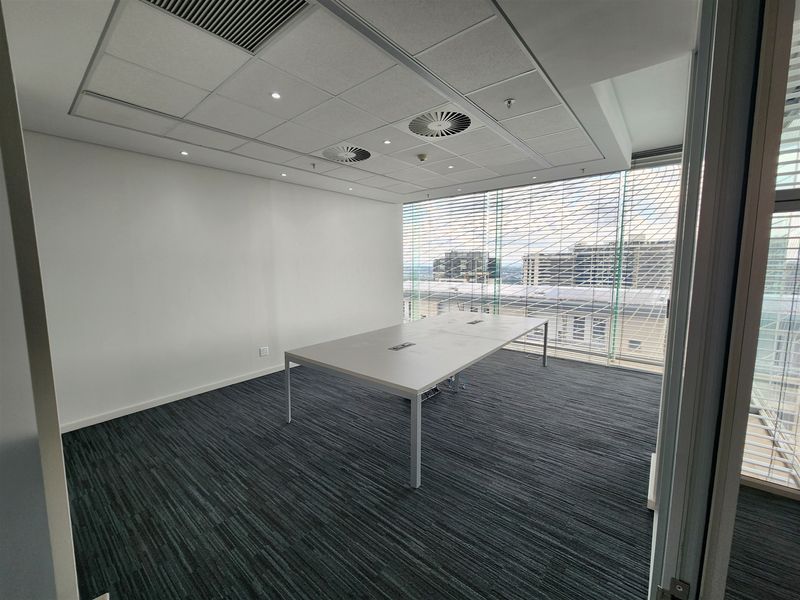 607sqm Office space to let in Sandton - Photo 3
