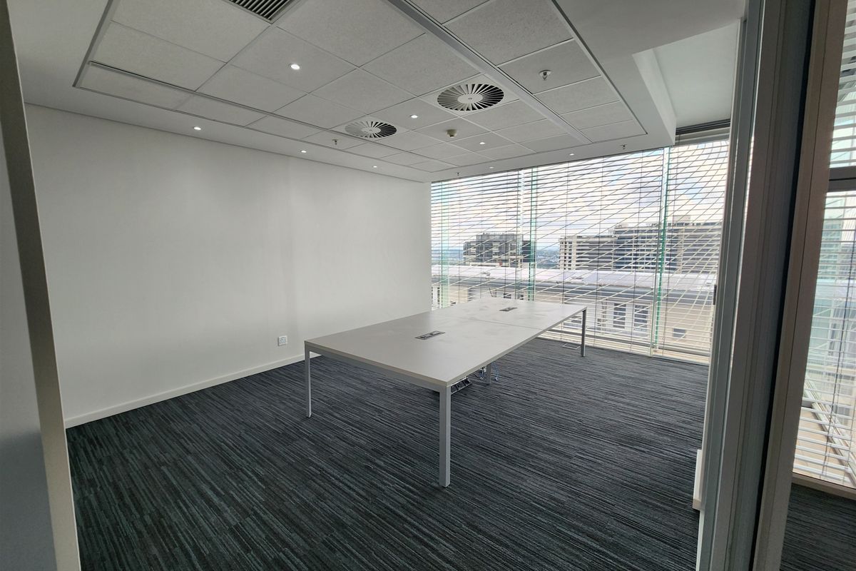 607sqm Office space to let in Sandton - Photo 3