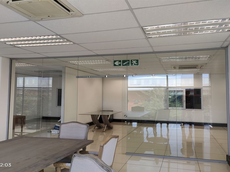 1345m2  Warehouse  - TO LEASE - Photo 9