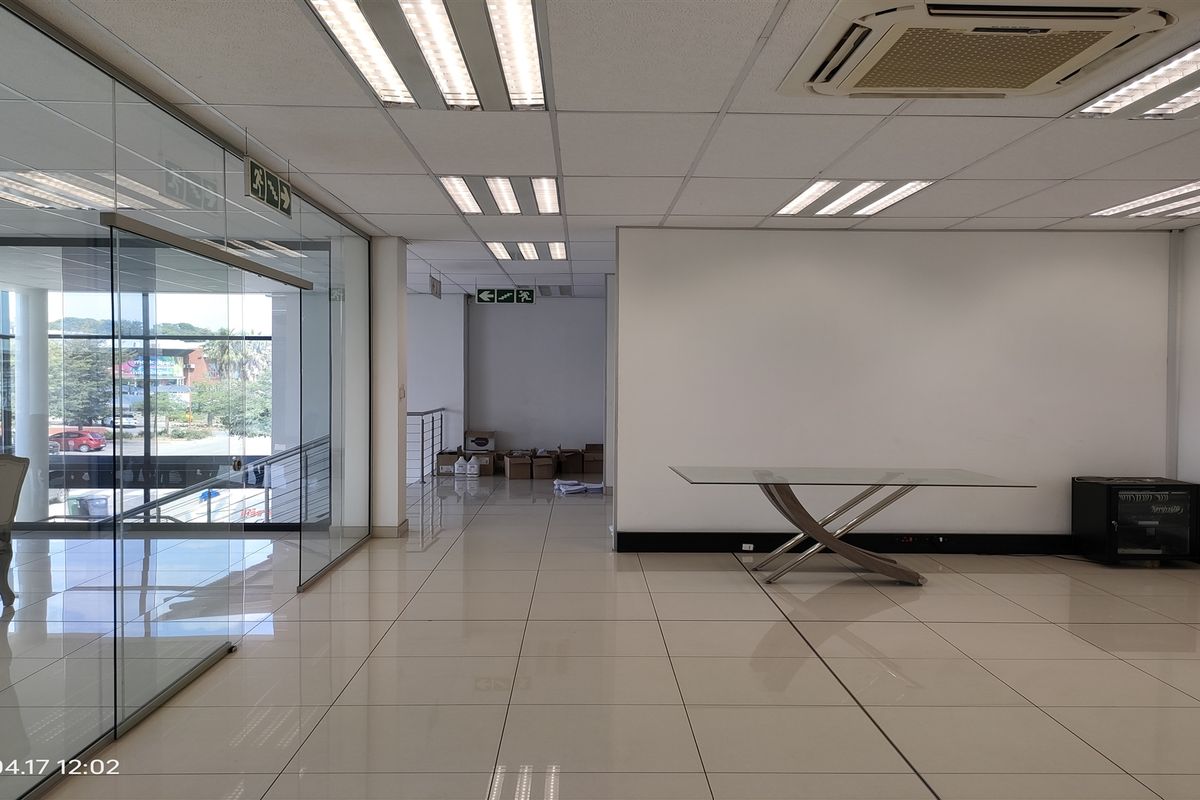 1345m2  Warehouse  - TO LEASE - Photo 5