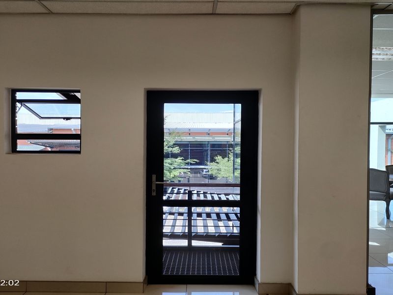 1345m2  Warehouse  - TO LEASE or FOR SALE - Photo 7